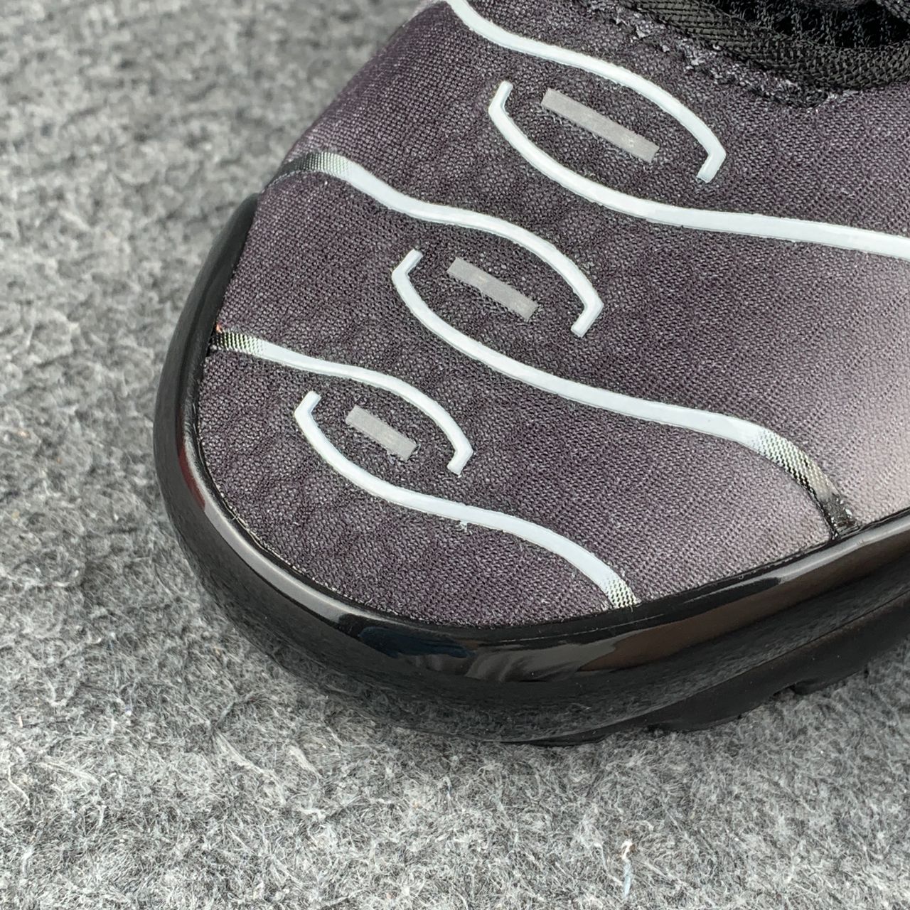 Air Max Plus 'Black Metallic Silver'